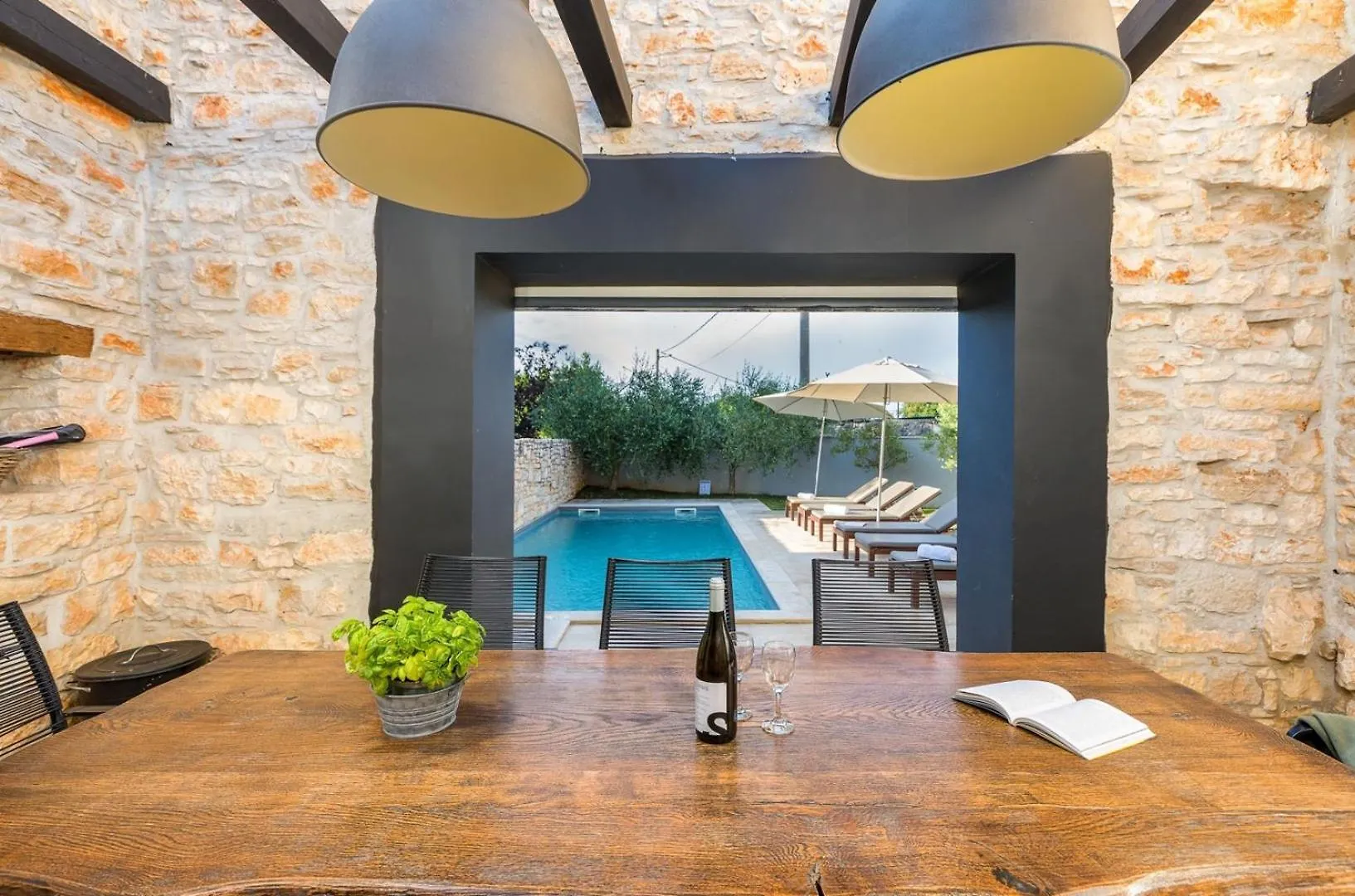 Villa Vira Rajki