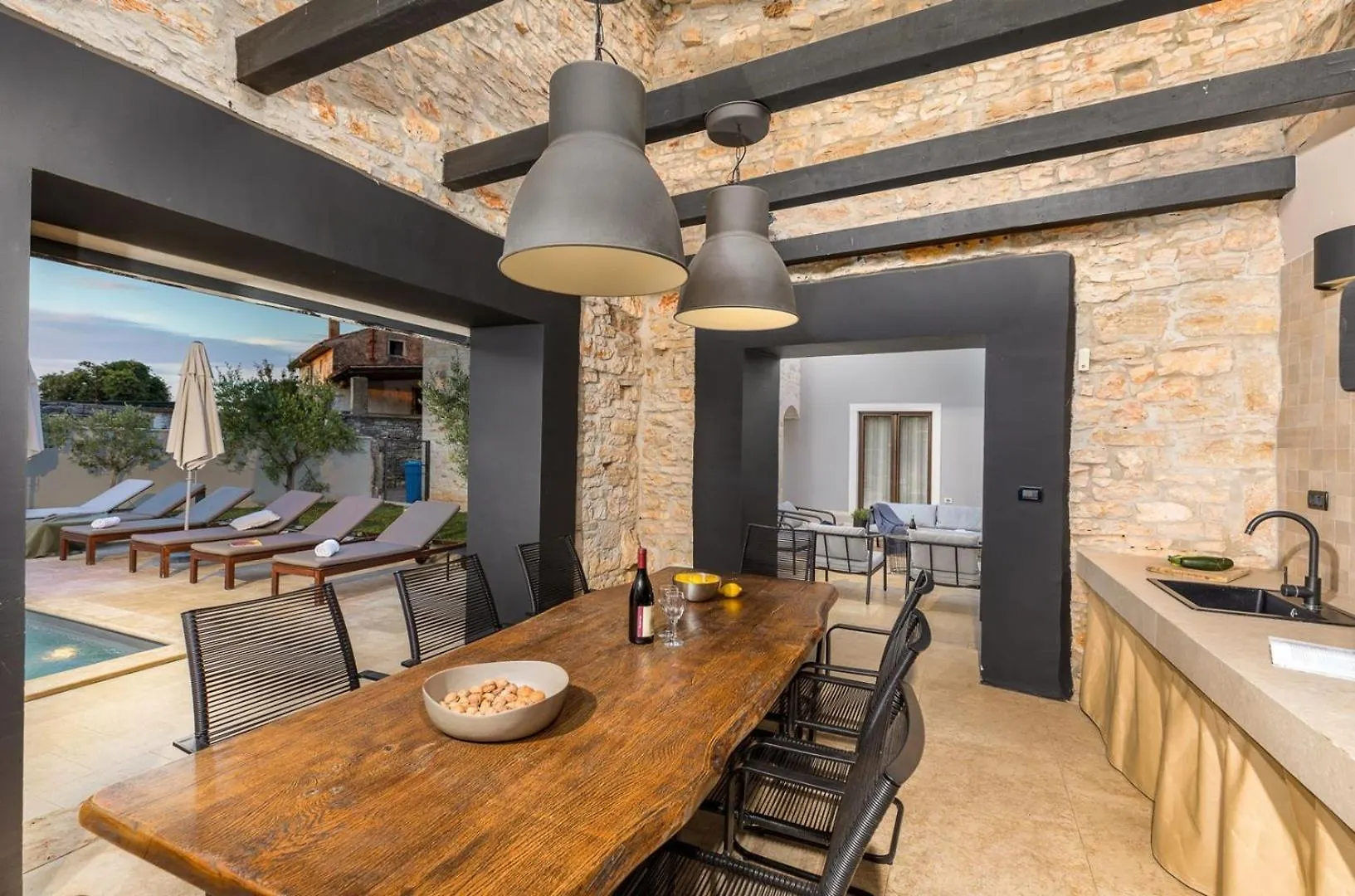 Villa Vira Rajki
